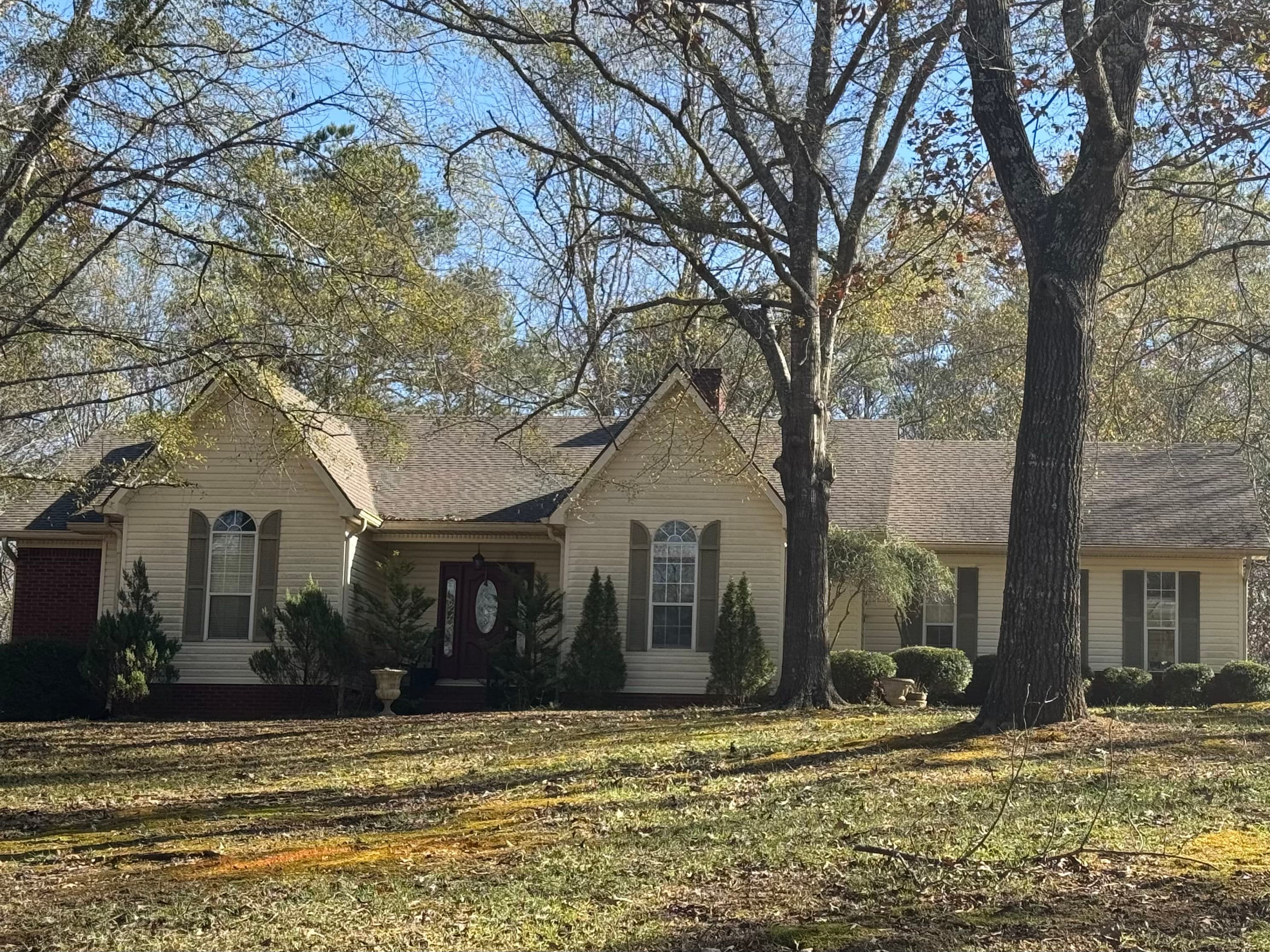 Project New Roof Install Gives Vernon, AL Home Real Protection image
