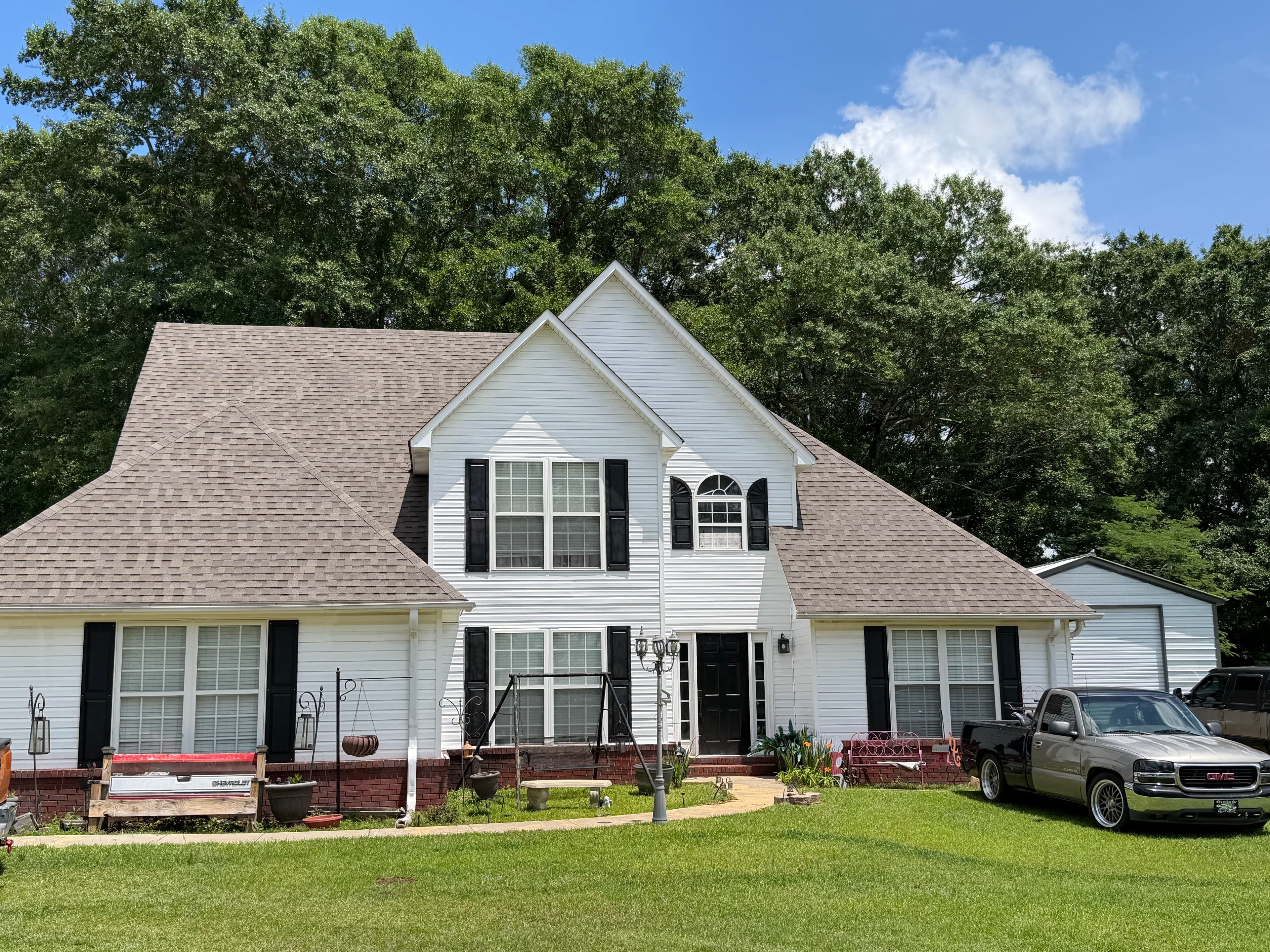 Project Fresh Shingle Roof Completed on Winfield AL Home image