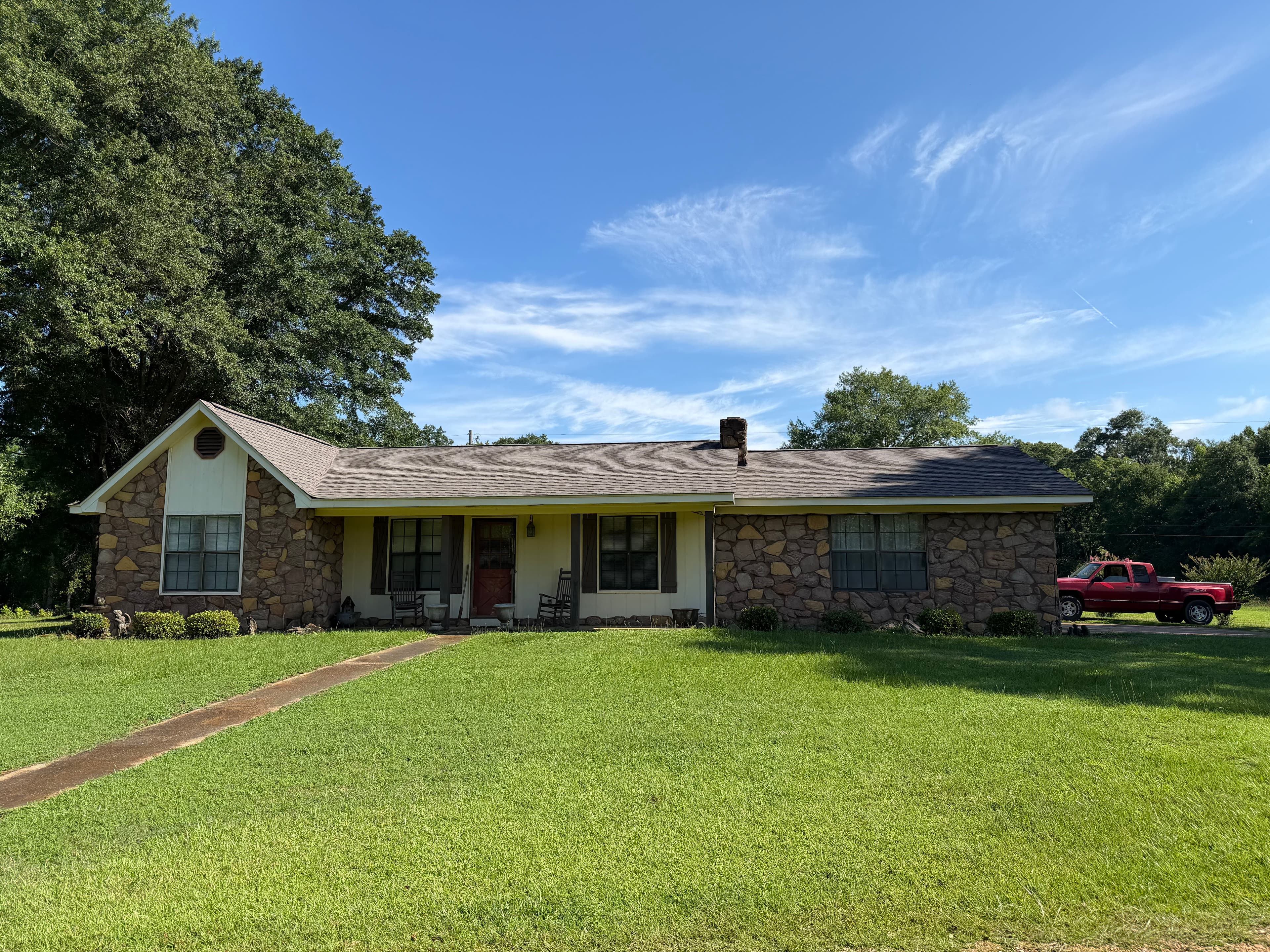 Project Full Roof Tear-Off and Replacement in Millport AL image